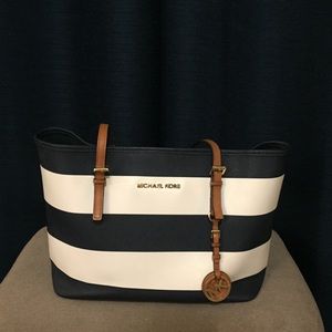 Micheal Kors Shoulder Bag